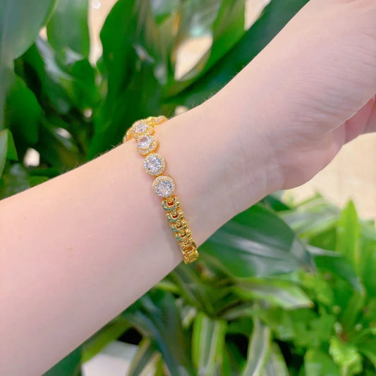 2025 New Light Luxury Fashion Women's Watch Shell Material Inlaid with Large rhinestones as a Gift, Trendy Watch